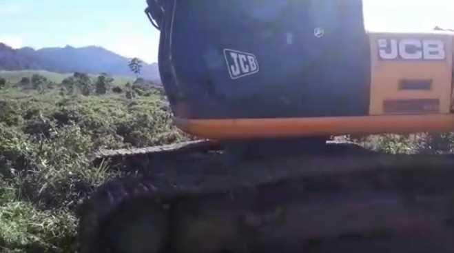 Camacã: Maquinários chegam para manutenção da estrada do Novo Itamaraty (Biscó)